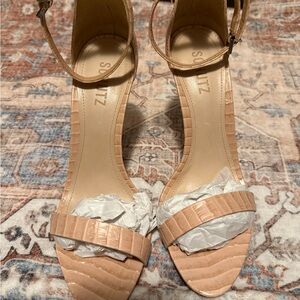 NWT: Schutz Women's Tan Strappy Heels sz9.5